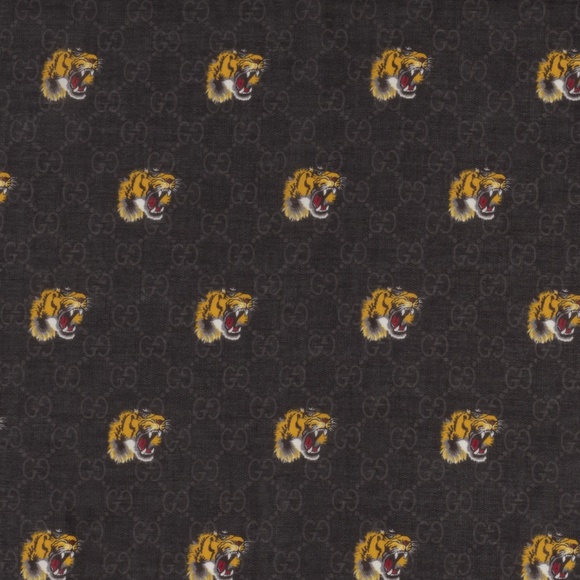 Gucci GG Supreme Monogram Tiger Scarf - Picture 3 of 3